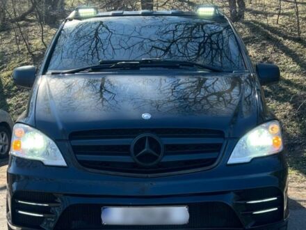 Черный Мерседес Вито, объемом двигателя 2.1 л и пробегом 222 тыс. км за 15300 $, фото 1 на Automoto.ua