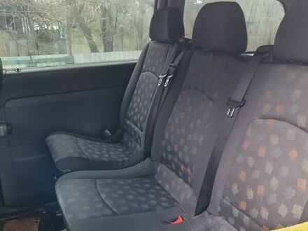 Черный Мерседес Вито, объемом двигателя 2.14 л и пробегом 296 тыс. км за 17000 $, фото 1 на Automoto.ua