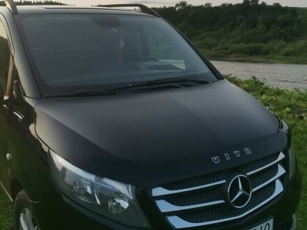 Черный Мерседес Вито, объемом двигателя 2.14 л и пробегом 296 тыс. км за 18700 $, фото 1 на Automoto.ua