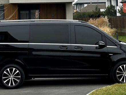 Черный Мерседес Вито, объемом двигателя 2.5 л и пробегом 220 тыс. км за 50800 $, фото 1 на Automoto.ua