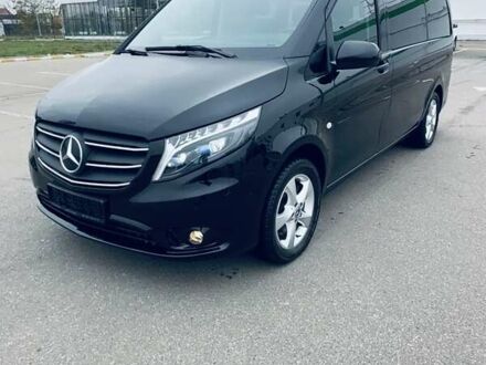 Черный Мерседес Вито, объемом двигателя 1.95 л и пробегом 83 тыс. км за 48800 $, фото 1 на Automoto.ua