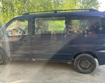 Фиолетовый Мерседес Вито, объемом двигателя 2.1 л и пробегом 540 тыс. км за 2500 $, фото 8 на Automoto.ua