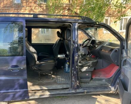 Фиолетовый Мерседес Вито, объемом двигателя 2.1 л и пробегом 540 тыс. км за 2500 $, фото 1 на Automoto.ua