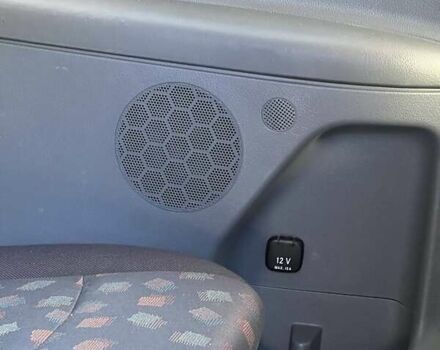 Фиолетовый Мерседес Вито, объемом двигателя 2.15 л и пробегом 348 тыс. км за 10000 $, фото 34 на Automoto.ua