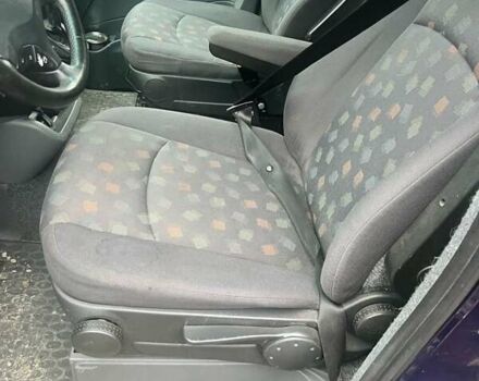 Фиолетовый Мерседес Вито, объемом двигателя 2.2 л и пробегом 282 тыс. км за 12007 $, фото 18 на Automoto.ua