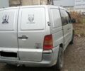 Серый Мерседес Вито груз., объемом двигателя 2.2 л и пробегом 250 тыс. км за 2000 $, фото 5 на Automoto.ua