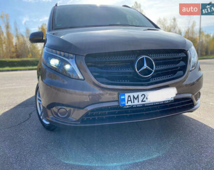 Коричневый Мерседес Вито, объемом двигателя 2.2 л и пробегом 180 тыс. км за 27999 $, фото 3 на Automoto.ua