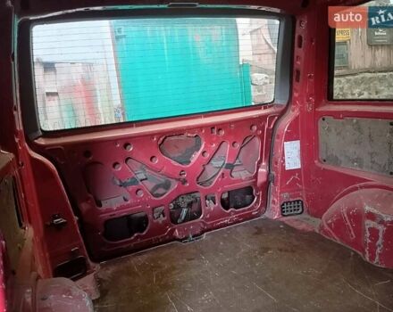 Красный Мерседес Вито, объемом двигателя 2.3 л и пробегом 385 тыс. км за 3700 $, фото 7 на Automoto.ua