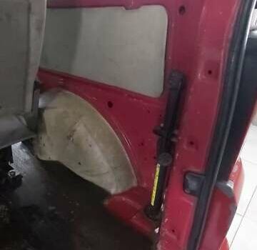 Червоний Мерседес Віто, об'ємом двигуна 2.15 л та пробігом 277 тис. км за 3000 $, фото 12 на Automoto.ua