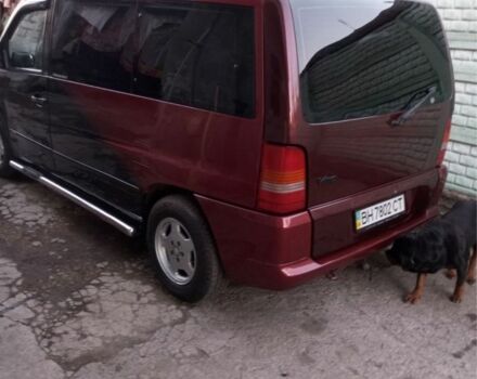 Красный Мерседес Вито, объемом двигателя 2.3 л и пробегом 453 тыс. км за 3900 $, фото 3 на Automoto.ua