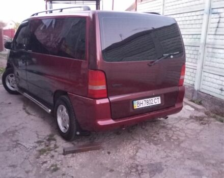 Красный Мерседес Вито, объемом двигателя 2.3 л и пробегом 453 тыс. км за 3900 $, фото 1 на Automoto.ua