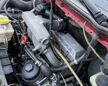 Красный Мерседес Вито, объемом двигателя 2.3 л и пробегом 600 тыс. км за 4300 $, фото 19 на Automoto.ua