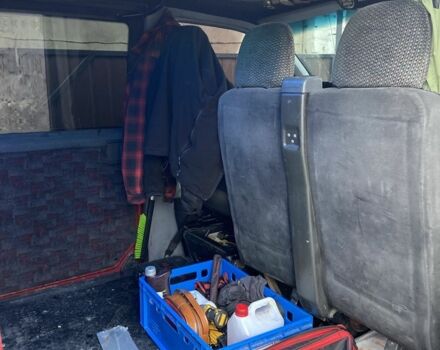 Красный Мерседес Вито, объемом двигателя 2.3 л и пробегом 600 тыс. км за 4300 $, фото 9 на Automoto.ua