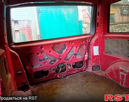 Красный Мерседес Вито, объемом двигателя 2.3 л и пробегом 383 тыс. км за 3900 $, фото 7 на Automoto.ua