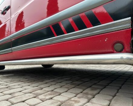 Красный Мерседес Вито, объемом двигателя 2.3 л и пробегом 400 тыс. км за 3650 $, фото 9 на Automoto.ua