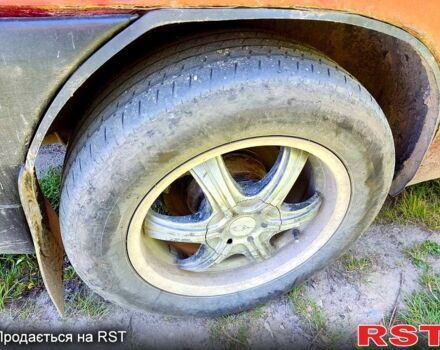 Красный Мерседес Вито, объемом двигателя 2.3 л и пробегом 383 тыс. км за 3900 $, фото 9 на Automoto.ua