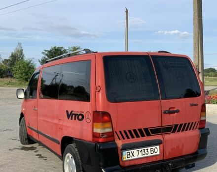 Красный Мерседес Вито, объемом двигателя 2.2 л и пробегом 420 тыс. км за 3350 $, фото 1 на Automoto.ua