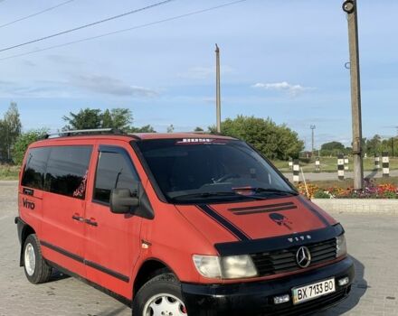 Красный Мерседес Вито, объемом двигателя 2.2 л и пробегом 420 тыс. км за 3350 $, фото 2 на Automoto.ua