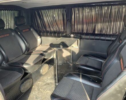 Красный Мерседес Вито, объемом двигателя 2.2 л и пробегом 420 тыс. км за 3350 $, фото 4 на Automoto.ua