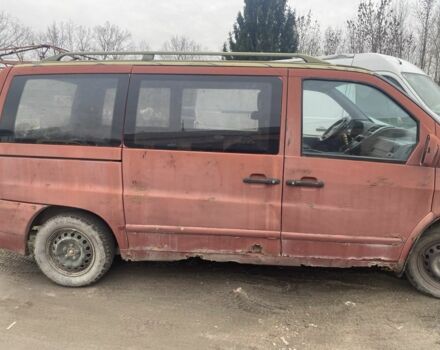 Красный Мерседес Вито, объемом двигателя 2.1 л и пробегом 314 тыс. км за 1700 $, фото 1 на Automoto.ua