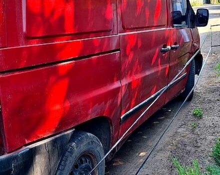 Красный Мерседес Вито, объемом двигателя 2.2 л и пробегом 0 тыс. км за 2500 $, фото 2 на Automoto.ua