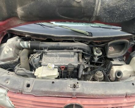 Красный Мерседес Вито, объемом двигателя 2.1 л и пробегом 314 тыс. км за 1700 $, фото 6 на Automoto.ua