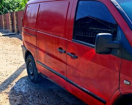 Красный Мерседес Вито, объемом двигателя 2.2 л и пробегом 0 тыс. км за 2500 $, фото 4 на Automoto.ua