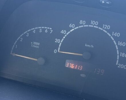 Червоний Мерседес Віто, об'ємом двигуна 2.1 л та пробігом 376 тис. км за 4800 $, фото 5 на Automoto.ua