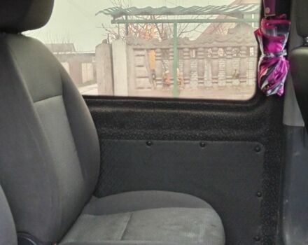 Красный Мерседес Вито, объемом двигателя 2.1 л и пробегом 334 тыс. км за 6200 $, фото 10 на Automoto.ua