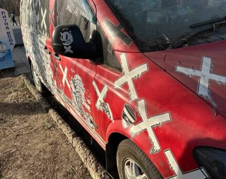 Красный Мерседес Вито, объемом двигателя 2.1 л и пробегом 480 тыс. км за 7000 $, фото 1 на Automoto.ua