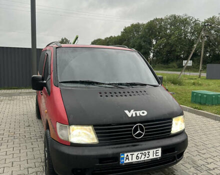 Красный Мерседес Вито, объемом двигателя 2.3 л и пробегом 300 тыс. км за 2700 $, фото 1 на Automoto.ua
