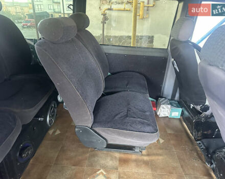 Красный Мерседес Вито, объемом двигателя 2.3 л и пробегом 500 тыс. км за 3750 $, фото 13 на Automoto.ua