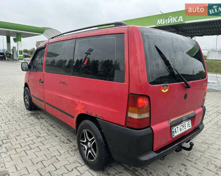 Красный Мерседес Вито, объемом двигателя 2.3 л и пробегом 300 тыс. км за 2700 $, фото 5 на Automoto.ua