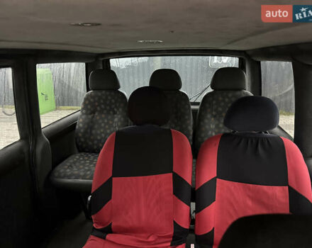 Красный Мерседес Вито, объемом двигателя 2.3 л и пробегом 300 тыс. км за 2700 $, фото 9 на Automoto.ua