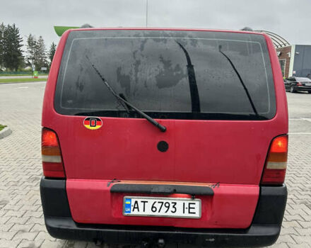 Красный Мерседес Вито, объемом двигателя 2.3 л и пробегом 300 тыс. км за 2700 $, фото 7 на Automoto.ua