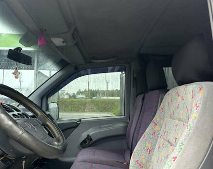 Красный Мерседес Вито, объемом двигателя 2.3 л и пробегом 300 тыс. км за 2700 $, фото 8 на Automoto.ua