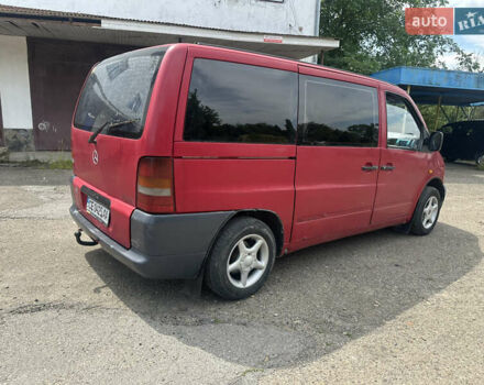 Красный Мерседес Вито, объемом двигателя 2.3 л и пробегом 500 тыс. км за 3750 $, фото 3 на Automoto.ua