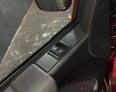 Красный Мерседес Вито, объемом двигателя 2.3 л и пробегом 360 тыс. км за 7700 $, фото 7 на Automoto.ua