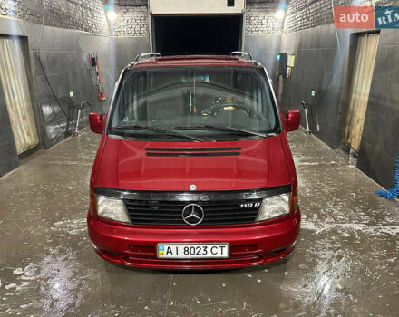 Красный Мерседес Вито, объемом двигателя 2.3 л и пробегом 360 тыс. км за 7700 $, фото 1 на Automoto.ua