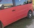 Красный Мерседес Вито, объемом двигателя 2.2 л и пробегом 378 тыс. км за 4000 $, фото 2 на Automoto.ua