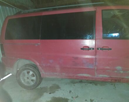 Красный Мерседес Вито, объемом двигателя 0 л и пробегом 490 тыс. км за 2500 $, фото 4 на Automoto.ua