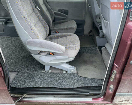 Красный Мерседес Вито, объемом двигателя 2.3 л и пробегом 999 тыс. км за 3000 $, фото 27 на Automoto.ua