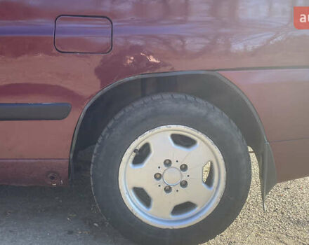 Красный Мерседес Вито, объемом двигателя 2.3 л и пробегом 999 тыс. км за 3000 $, фото 9 на Automoto.ua