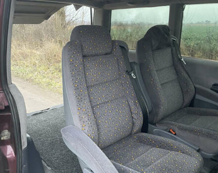 Красный Мерседес Вито, объемом двигателя 2.3 л и пробегом 999 тыс. км за 3000 $, фото 25 на Automoto.ua