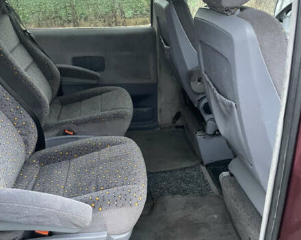 Красный Мерседес Вито, объемом двигателя 2.3 л и пробегом 999 тыс. км за 3000 $, фото 34 на Automoto.ua