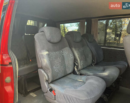 Мерседес Вито 2000 в Хотине на Automoto.ua Красный Мерседес Вито, объемом двигателя 2.15 л и пробегом 400 тыс. км за 4800 $, фото 9 на Automoto.ua