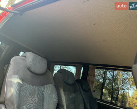 Мерседес Вито 2000 в Хотине на Automoto.ua Красный Мерседес Вито, объемом двигателя 2.15 л и пробегом 400 тыс. км за 4800 $, фото 12 на Automoto.ua