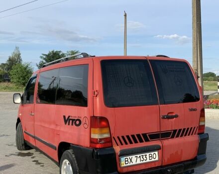 Красный Мерседес Вито, объемом двигателя 2.2 л и пробегом 400 тыс. км за 3350 $, фото 4 на Automoto.ua