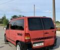 Красный Мерседес Вито, объемом двигателя 2.2 л и пробегом 400 тыс. км за 3350 $, фото 4 на Automoto.ua