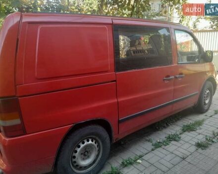 Красный Мерседес Вито, объемом двигателя 2.2 л и пробегом 400 тыс. км за 2700 $, фото 6 на Automoto.ua